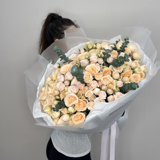 Большой букет кустовых пионовидные роз 😍😍😍