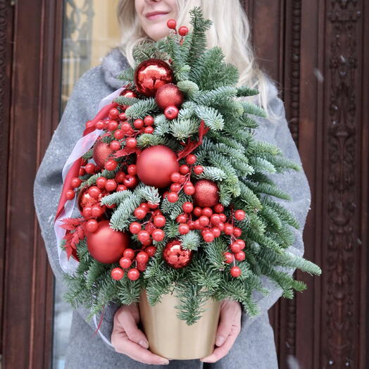 Авторская новогодняя Елочка «Рубиновая Сказка» из датской ели и новогодних игрушек на Новый год