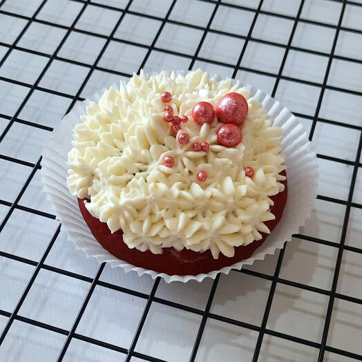 Кукис красный бархат с вишней