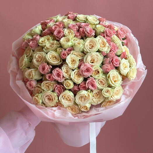 Букет из кустовой розы