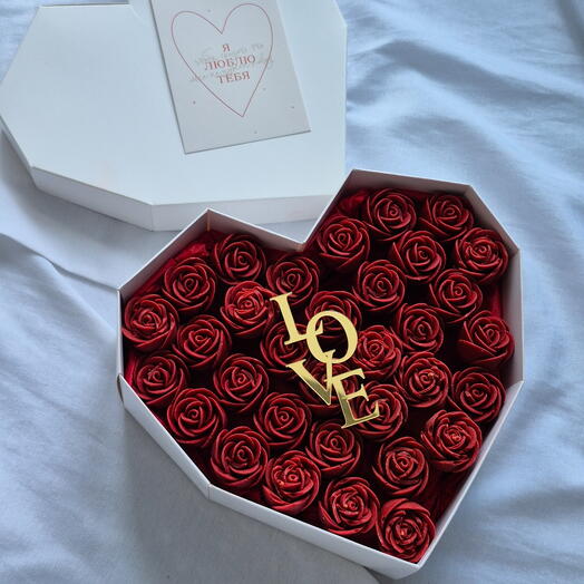 Шоколадные розы "Love"