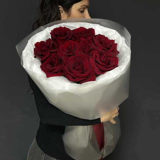 Букет из 9 красных эквадорских роз🌹