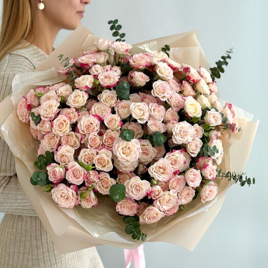 Букет из кустовых роз 25 шт