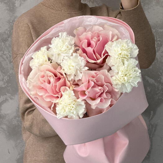Нежные чувства🌸 Французские розы и диантусы🤍