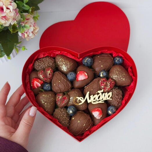 Клубника в шоколаде сердце "Валентинка любимой", choco