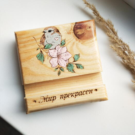 Подставка для телефона из дерева "Прекрасная птица"