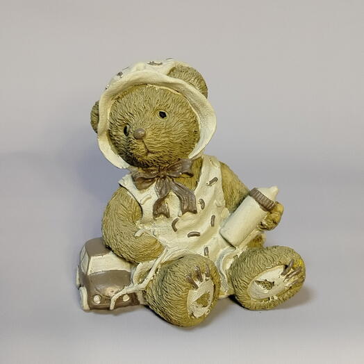 Статуэтка "Мишка с машинкой"