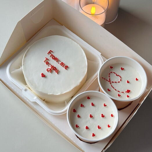 Набор бенто-торт + 2 стаканчика «валентинка» любимой девушке
