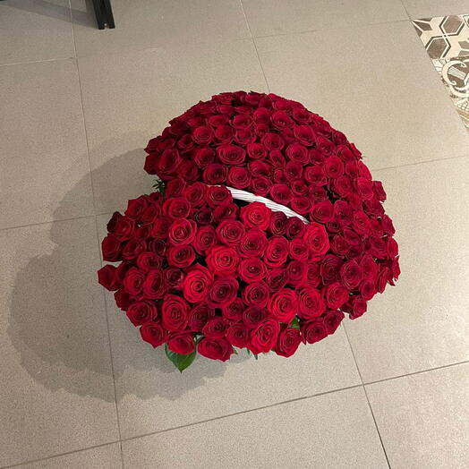 101 Роза в корзинке «Сердце»