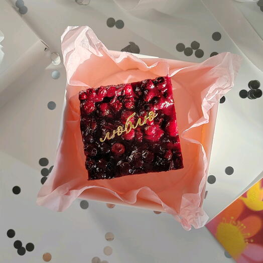 Пирожное Манго смородина