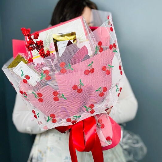 Подарочный набор букет с свечой , мёдом, драже , ассорти чая подруге на 8 марта "Вишня для неё"