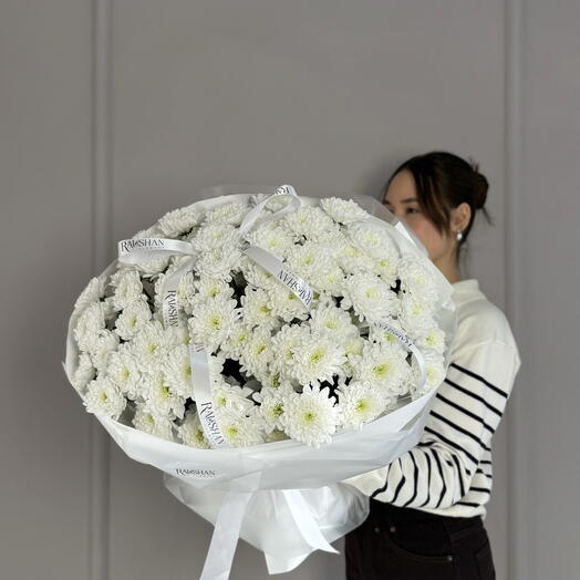 Белые хризантемы