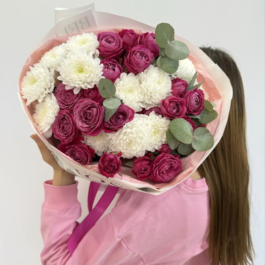 Хит продаж🔥 Букет из премиальных кустовых роз и стойких хризантем💐