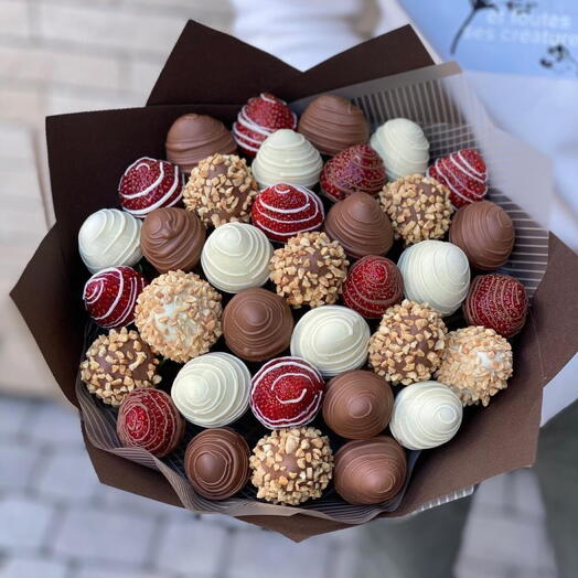 Walnut Callebout Chocolate Strawberry