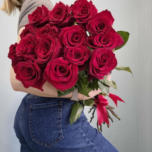 Букет из 15 красных роз под ленту 60см🌹