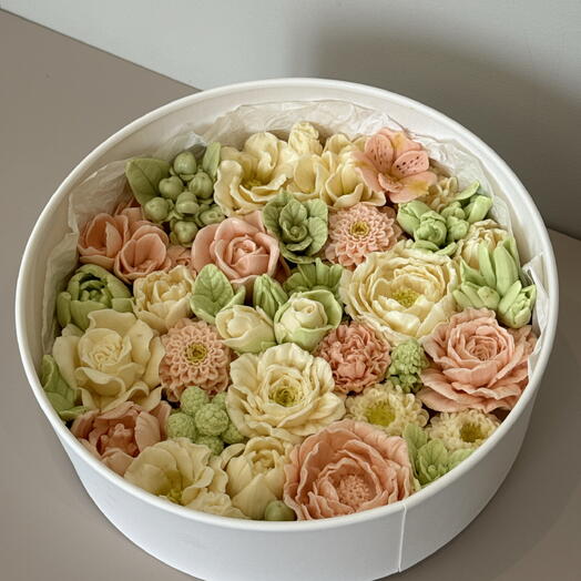 Букет цветы из зефира « Восхищение» в коробке 25 см ( пионы розы , тюльпаны, роза кустовая )