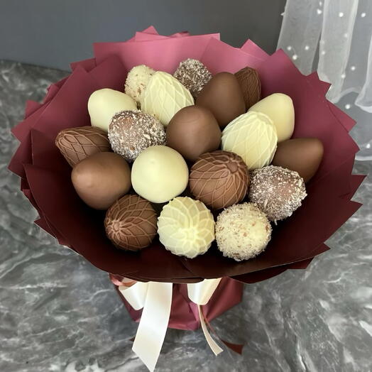 Букет из клубники в шоколаде 19 ягод | вкусный съедобный букет в подарок маме бабушке любимой жене женщине