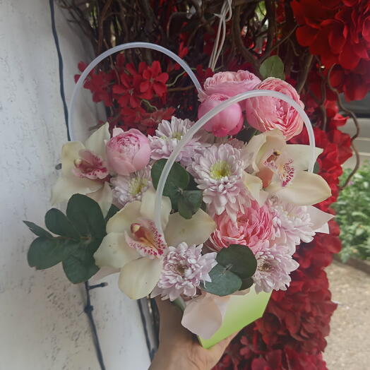 Нежная композиция с орхидеями🌸🌱🩷
