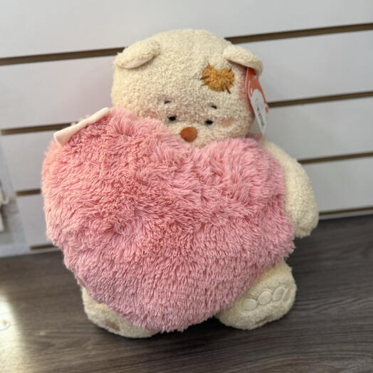 Кошка Мэри в платье с сердцем