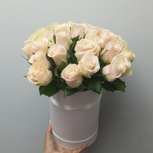 Розы в коробке (для мамы, для жены,жля девушки)