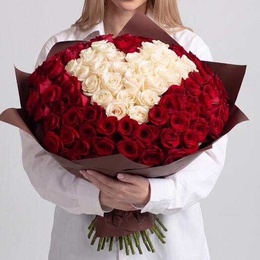 Сердце из 101 розы