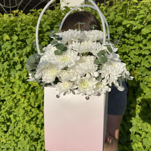 АКЦИЯ!!! Корзинка 💐 из нежных Хризантем Алтай и Эвкалипта