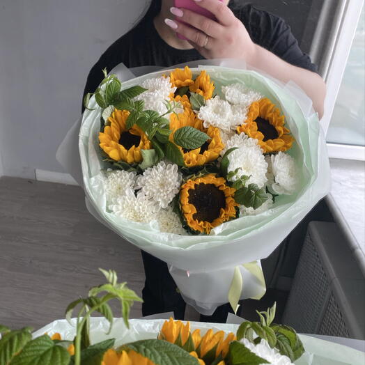 Яркие солнышки подсолнухи