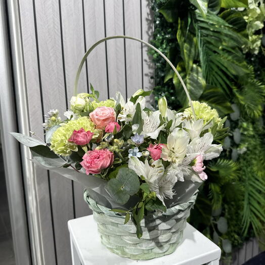 Цветы в корзине60009