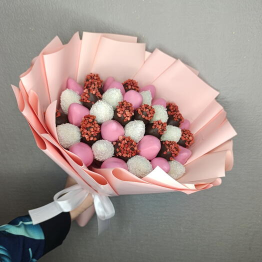 Букет из клубники в шоколаде "Аромагия XL"+ подарок от Vivienne Sabo - румяна MACARON