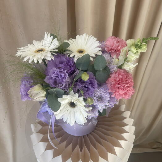 Композиция с герберами, эустомой, диантусами и львиным зевом 💜