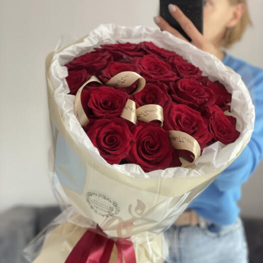 Красные розы 15 шт