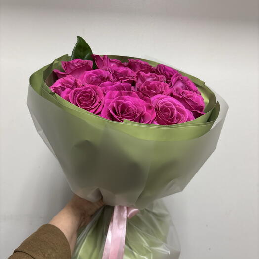 Букет из розовых роз