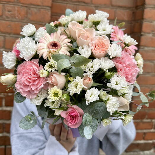 Цветы в коробке герберы хризантемы
