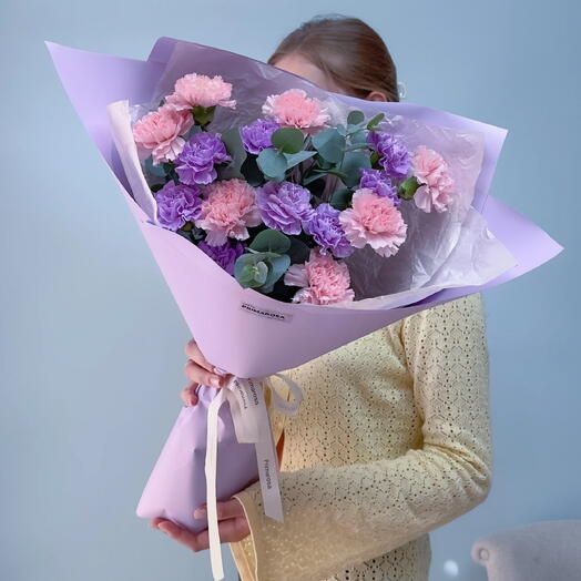 Букет из 15 диантусов микс с эвкалиптом «Сиреневый вечер» 💜🌸 39917