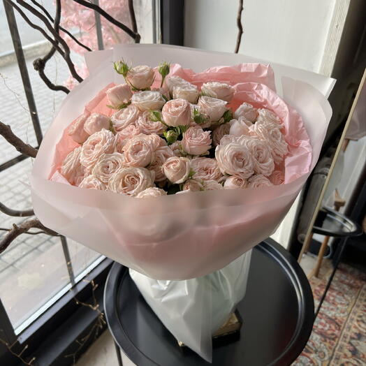 Нежные кустовые розы 15