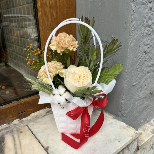 🌱Композиция с розой и леукодендроном