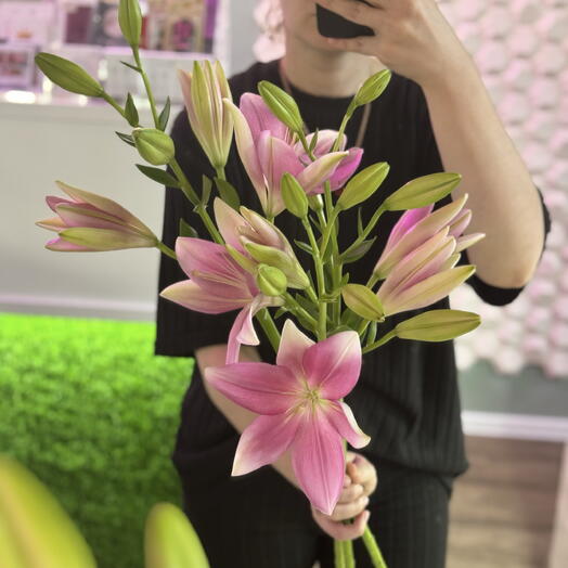 Букет лилий