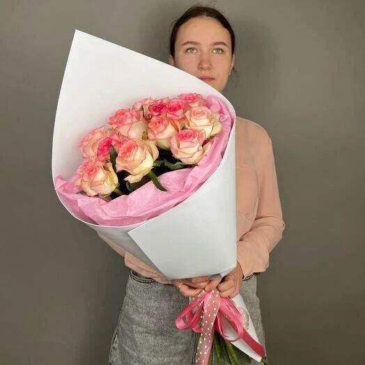 Букет из 15 розовых роз Россия