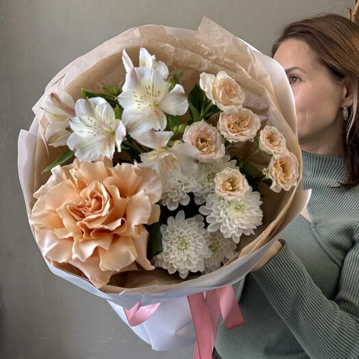 Букет в персиковой гамме