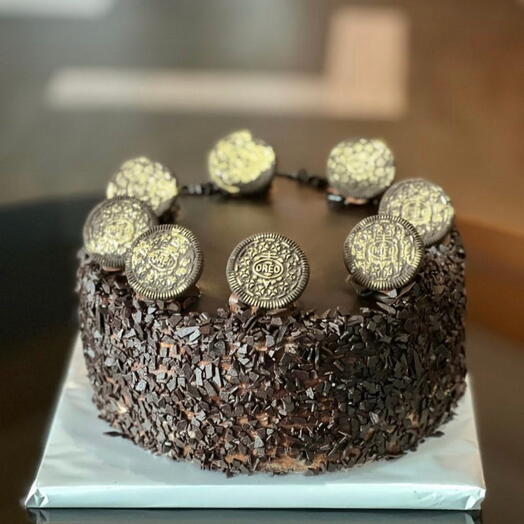 Oreo Cake – 12–15 Slices