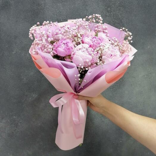 5 peonies with gypsophila