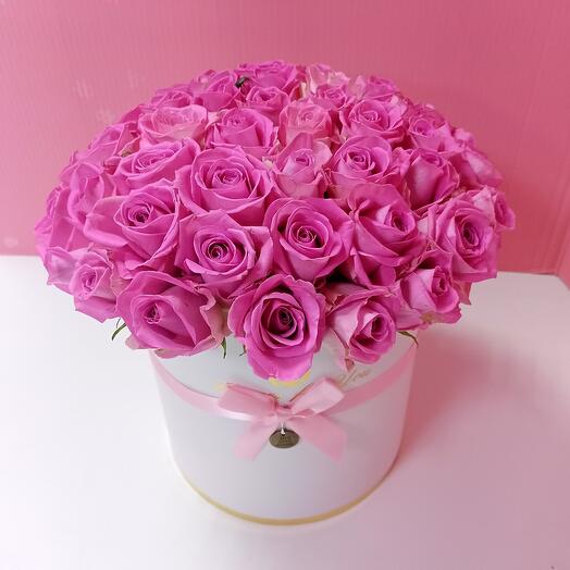 A box with pink roses