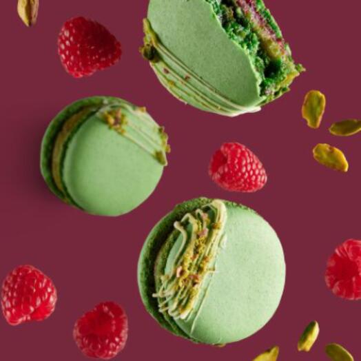 Десерт «Macarons – фисташковый с малиной» BIG