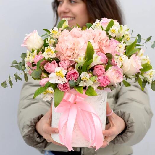Handmade hatbox with hydrangea