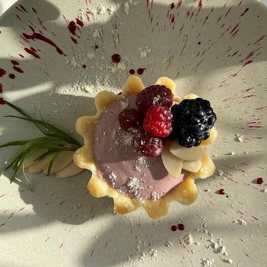 Raw-vegan пирожное без сахара, глютена и лактозы малиновая корзиночка