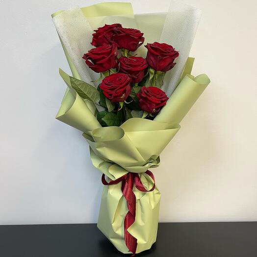 Моно букет из красных роз