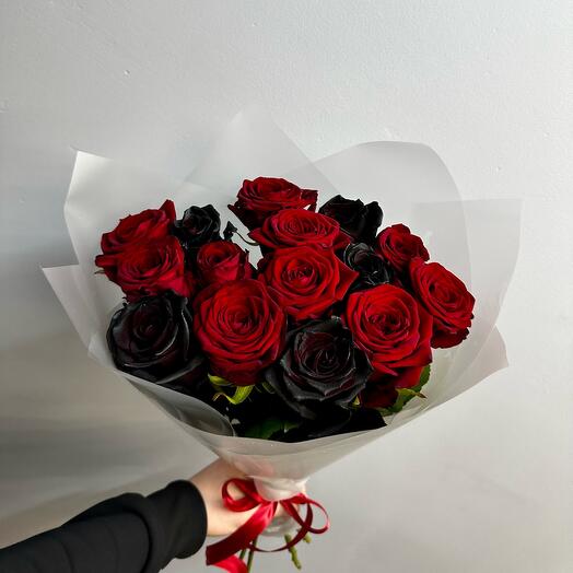 Negro con rosa roja