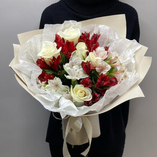 Ramo prefabricado de rosas y alstroemeria💕