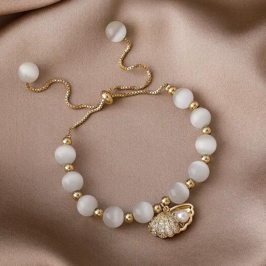 The Shell Bracelet