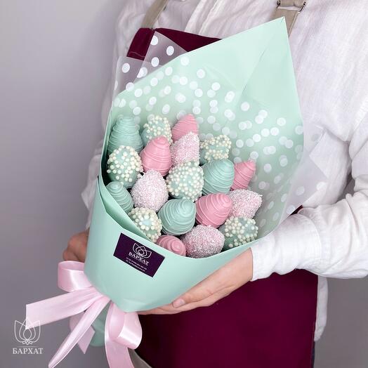 Букет из клубники в шоколаде, съедобный, сладкий букет Клубничный рай